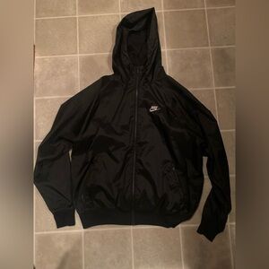 Nike Windrunner black size small